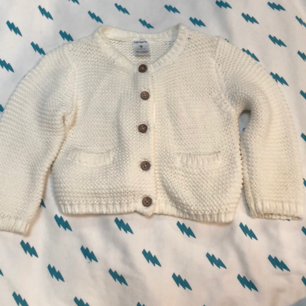 Carters adorable Sweater size 9M